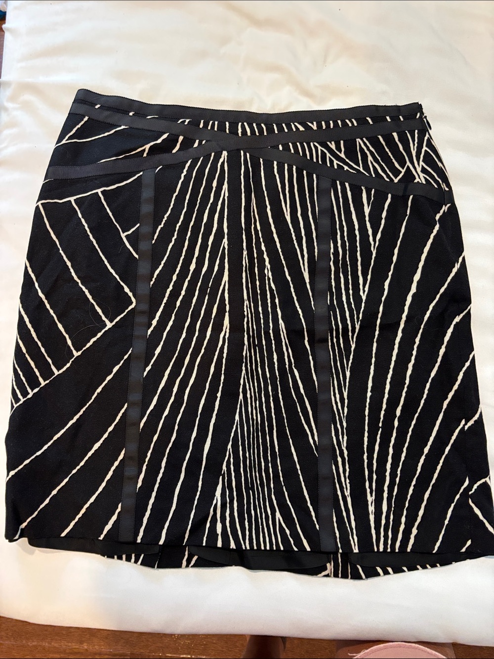 Ann Taylor Black and White Graphic Mini Skirt